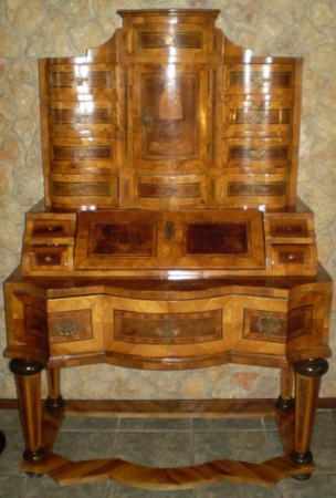 SECRETAIRE-sekretár, orechová dyha, intarzovaný, 18.st., lastronato noce, intarsciato,700´, Misure:183x65x120, Prezzo:25.000,-EUR